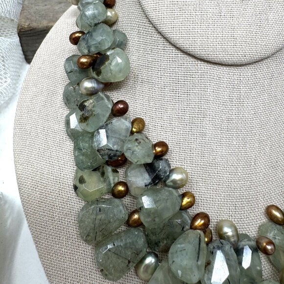 Chunky Prehnite & Pearl Multicolor Statement Necklace Freeform shape - Picture 5 of 11